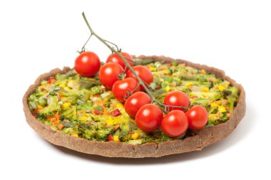 sebzeli pizza ve pasta beyaz kiraz domates ile