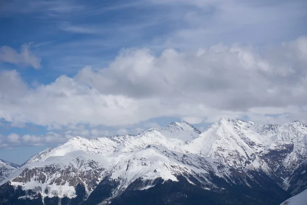 Paisaje nublado de montaña de Krasnaya Polyana, Rusia —  Fotos de Stock