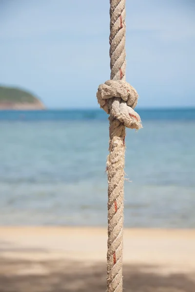 Nó na corda e no mar — Fotografia de Stock