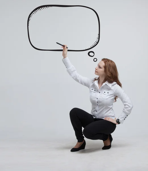 Frau schreibt in gemalter Sprechwolke — Stockfoto