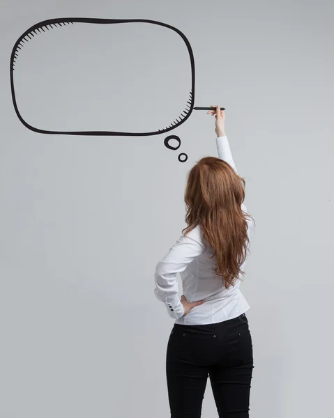 Femme écrit dans un nuage de discours peint — Photo