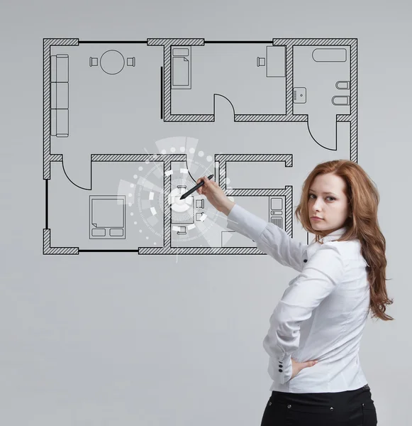 Arquiteta trabalhando com um plano de apartamento virtual — Fotografia de Stock