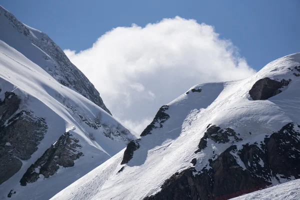 Paisaje nublado de montaña de Krasnaya Polyana, Rusia —  Fotos de Stock