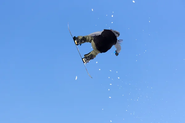 Snowboarder jumps in Snow Park — Stock Photo, Image