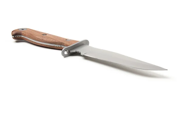 Охотничий нож с деревянной ручкой, изолированный — стоковое фото