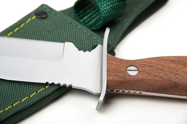 Cuchillo de caza con mango de madera, aislado — Foto de Stock