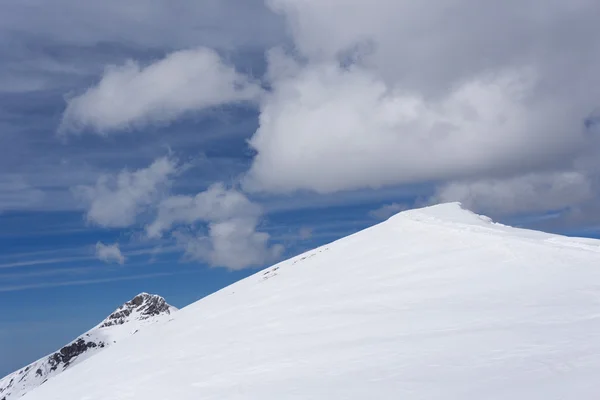 Paisaje nublado de montaña de Krasnaya Polyana, Rusia — Foto de Stock