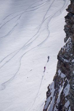 Yokuş yukarı freeride için yürüyüş snowboard