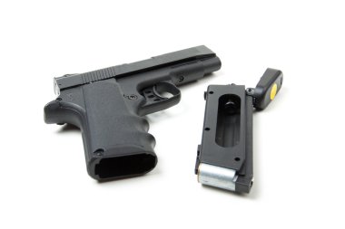 Demonte silah, izole