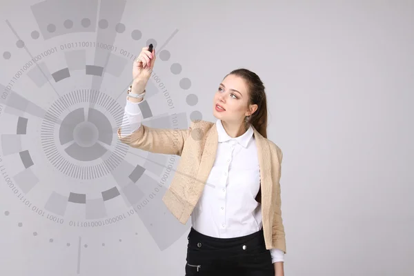 Tecnología del futuro. Mujer trabajando con interfaz futurista — Foto de Stock