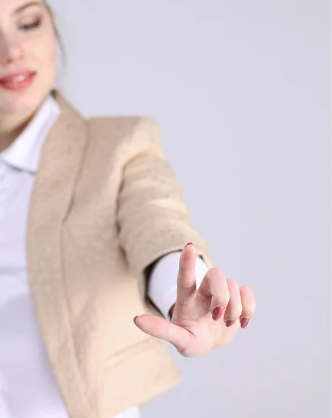 Vrouw drukt een virtuele knoop — Stockfoto