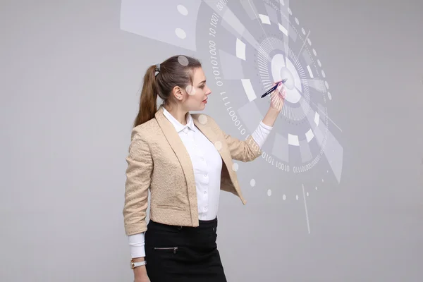 Tecnología del futuro. Mujer trabajando con interfaz futurista — Foto de Stock