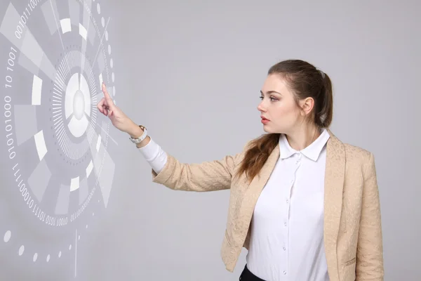 Tecnología del futuro. Mujer trabajando con interfaz futurista —  Fotos de Stock