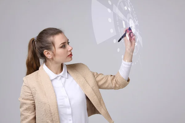 Technologie du futur. Femme travaillant avec une interface futuriste — Photo
