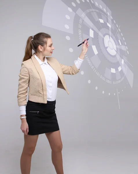 Technologie du futur. Femme travaillant avec une interface futuriste — Photo