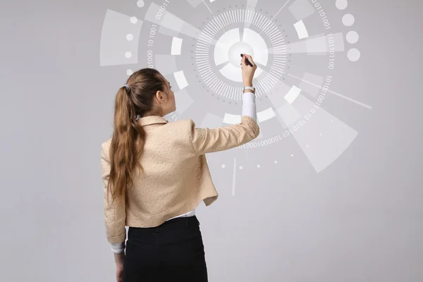 Tecnología del futuro. Mujer trabajando con interfaz futurista — Foto de Stock