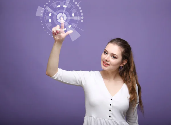 Technologie der Zukunft. Frau arbeitet mit futuristischem Interface — Stockfoto