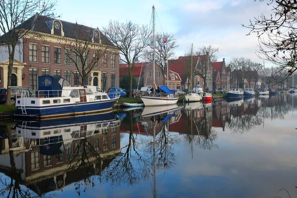 Reflections Historic Houses Boats Nieuwe Haven Street Edam North Holland — Stock Fotó
