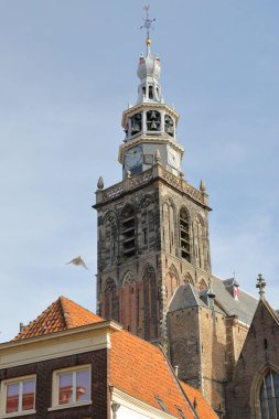 Sint Janskerk kilisesinin saat kulesine yakın plan, Gouda, Güney _ Hollanda, Hollanda, Hollanda, oymalar ve taretlerle ilgili detaylar