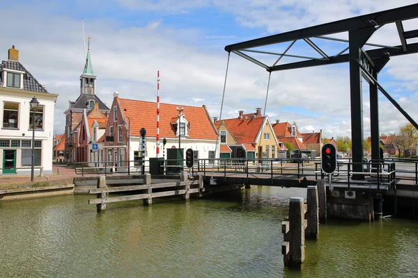 Centro Histórico Makkum Frisia Países Bajos Con Casas Históricas Canales —  Fotos de Stock