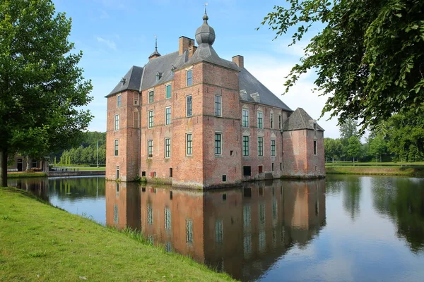 Vaassen Gelderland Países Baixos Julho 2021 Reflexões Castelo Cannenburch Castelo — Fotografia de Stock