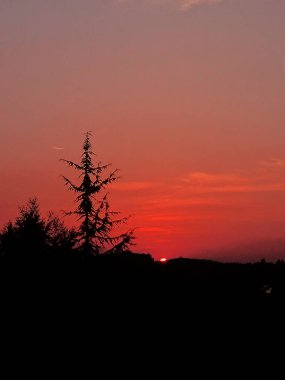 Bulgaristan 'ın Ravda kentinde gün doğumu ve gölgeler