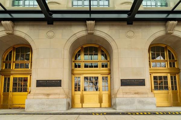 Entrada Para Wellington Building Câmara Dos Comuns Ottawa Ontário Canadá Imagens De Bancos De Imagens Sem Royalties