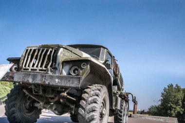 Doğu Ukrayna 'daki işgalcilerden ele geçirilen çoklu fırlatma roketatar Grad' ı. Kiev. Temmuz 2015