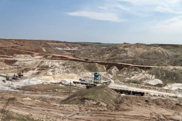 Sobrecarregar Bordas Uma Pedreira Barro Região Zaporizhzhya Ukaina Abril 2015 — Fotografia de Stock