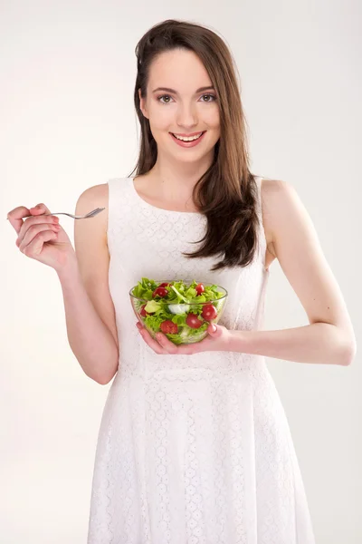 Mulher com salada — Fotografia de Stock