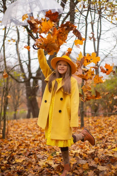 Cute Beautiful Teenage Brunette Girl Orange Hat Dress Coat Holding — Stock Photo, Image