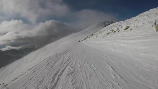 Sciare Stazione Sciistica Vacanze Invernali Weekend Festivi Montagne Innevate Nella — Video Stock