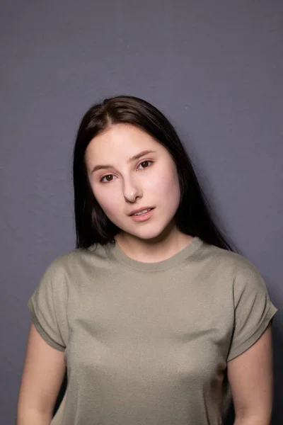 Emotional Portrait Charming Brunette Woman Marsh Color Shirt Grey Wall — Stock Photo, Image