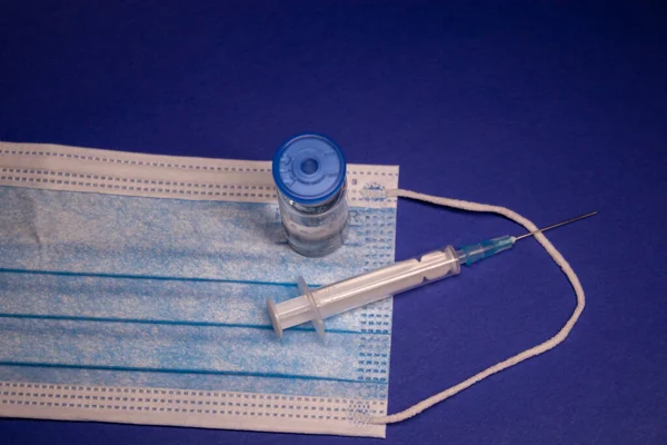 Frasco Vacina Frasco Para Injectáveis Sem Rótulo Com Máscara Médica — Fotografia de Stock