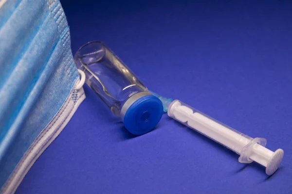 Flacon Vaccin Phial Sans Étiquette Près Masque Médical Bleu Seringue — Photo