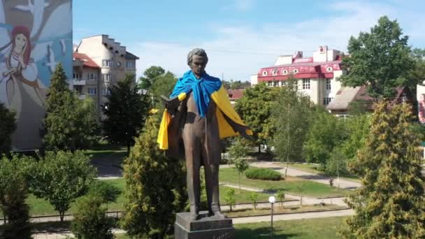 Drohobych Oekraïne Augustus 2020 Monument Beroemde Oekraïense Kunstenaar Taras Shevchenko — Stockvideo