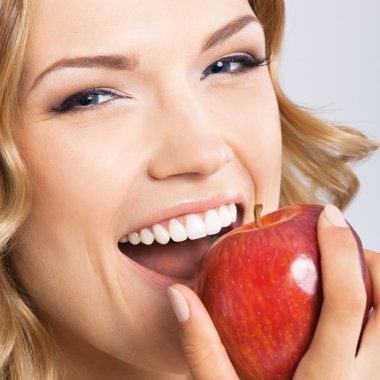 kadın yeme elma, Grey