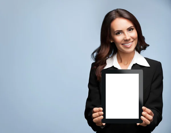Podnikatelka, zobrazeno prázdné počítače tablet pc, Grey — Stock fotografie