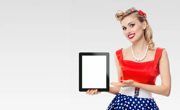 Woman, showing blank no-name tablet pc monitor, with copyspace — Stock Photo, Image