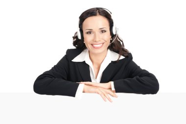 Destek telefonu operatörü ile izole tabela,