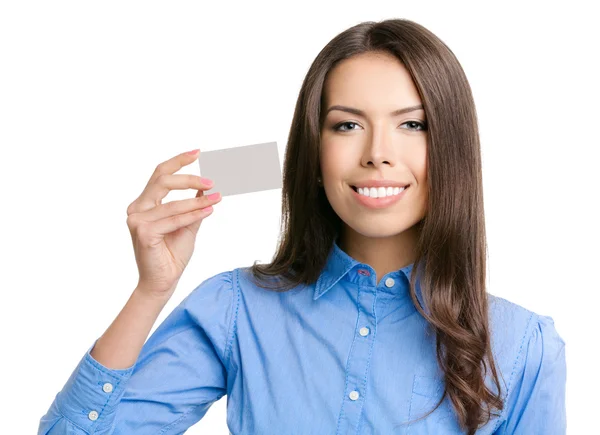 Ділова жінка з порожньою візитною карткою, ізольована — стокове фото