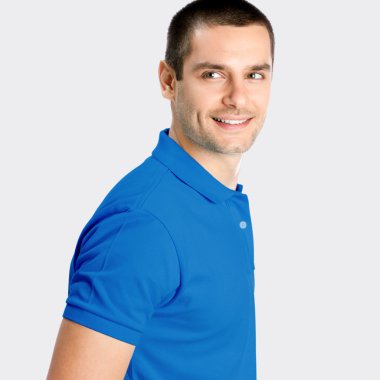 Gülümseyen genç çekici adam, Grey 