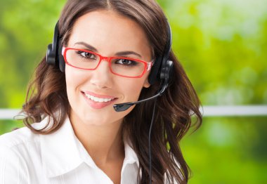 Destek telefonu operatörü kulaklık