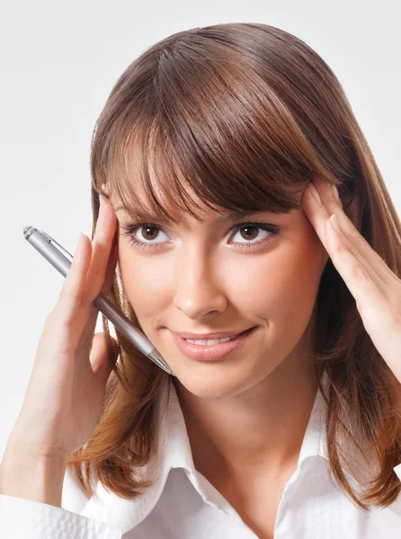 Pensamiento o planificación de la mujer de negocios con pluma — Foto de Stock