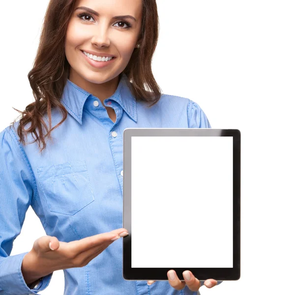 Joven empresaria mostrando tableta en blanco pc — Foto de Stock