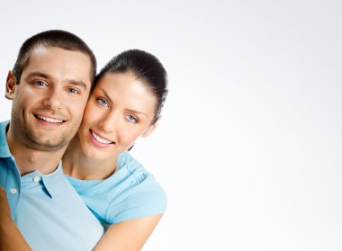 Çift boş boşaltmak ile gülümseyen portresi