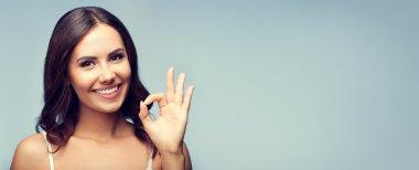 Tamam jestle boşaltmak gösterilen kadın