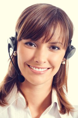 kadın destek telefonu operatörü