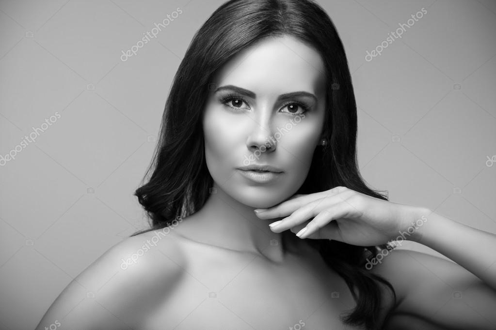 Fotografie krásných nahých černých žen