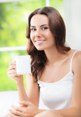 kahve veya çay, evde içme kadın